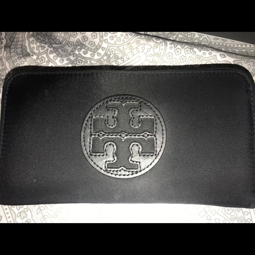Tory Burch wallet